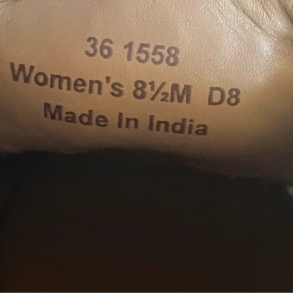 Trask Ali Taupe Suede Perforated Loafers 8.5 NWOT Quiet Luxury Neutral Flat - Picture 8 of 10